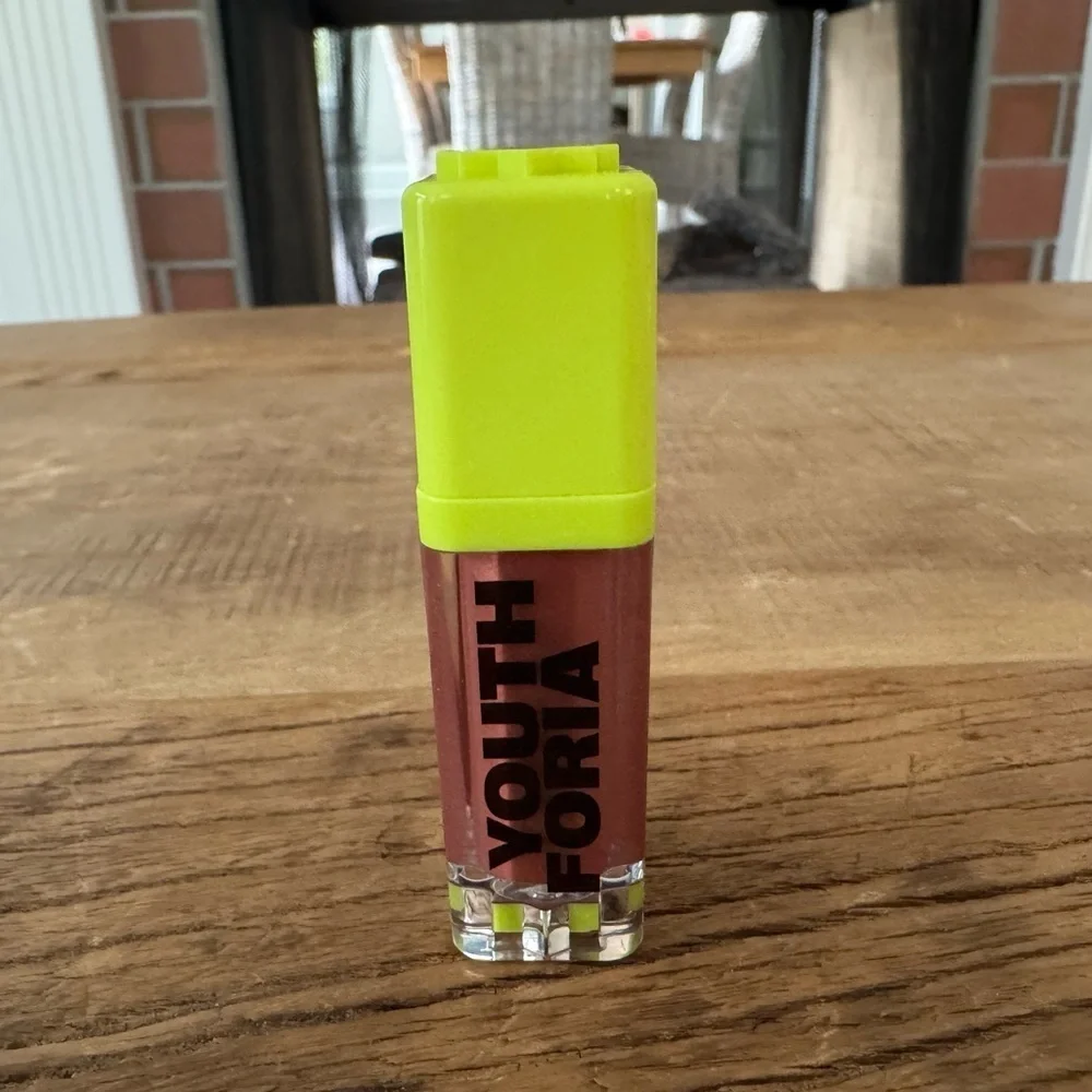 NEW IN BOX Youth Foria Dewy Gloss ~ play With Fire (09) ~ Hydrating Lip Gloss